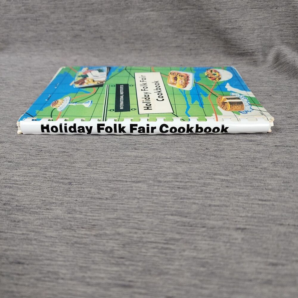 Holiday Folk Fair Cookbook Milwaukee Wisconsin Ethnic Recipes International - Picture 3 of 11
